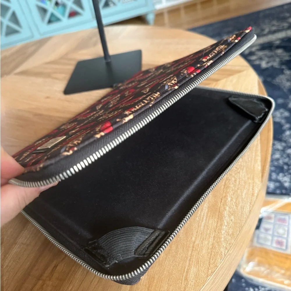 6/$25 Nicole Miller Red and Leopard Stiletto Heel Print Hardcover IPad Cass